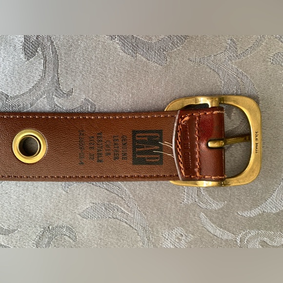 GAP - Picture 3 of 6